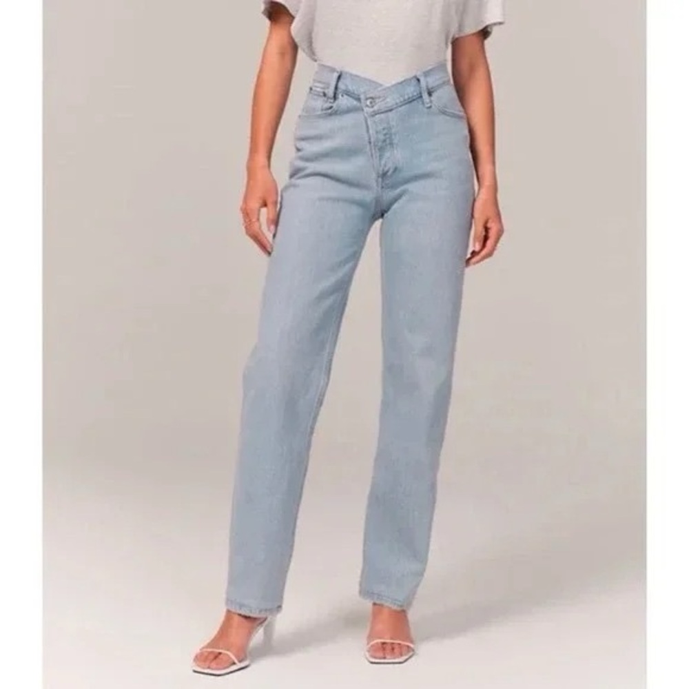 Abercrombie & Fitch Curve Love The Dad High Rise Light Blue Jeans Denim 2 Short
